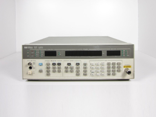 シンセサイズド信号発生器 8657B