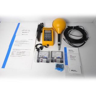 広帯域　サーベイメータ EMR300