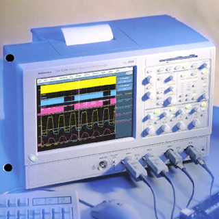 デジタルオシロスコープ TDS5104