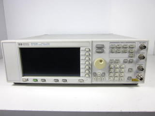 シグナルジェネレータ E4421B