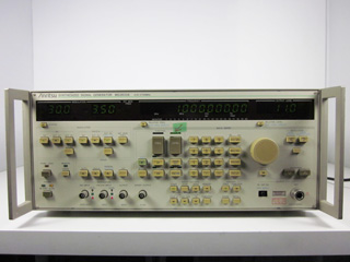 標準信号発生器 MG3633A