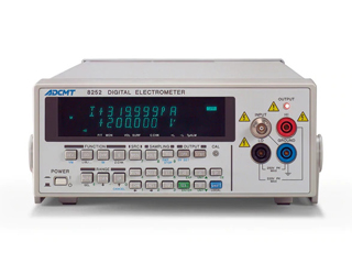 デジタルエレクトロメータ 8252