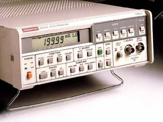 デジタルエレクトロメータ TR8652