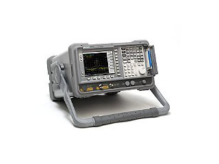 スペクトラムアナライザ E4411B(75ΩTG付)