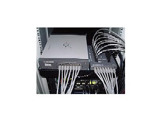 8-ポート E1/T1 ライン・インタフェース・モジュール J6824A