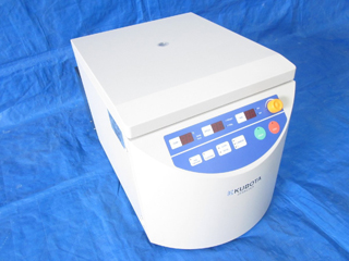 遠心分離 2800（冷却遠心、スイングローター：RS-240＋バケット：054-6830：15mL×4本）