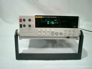 デュアル・ディスプレイ・マルチメータ 45-01