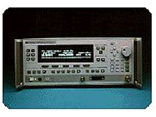 シンセサイズド掃引信号発生器 83623L