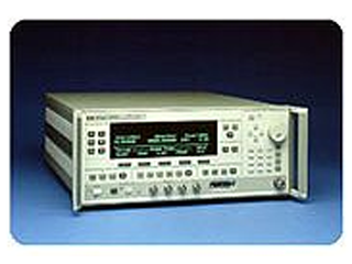 シンセサイズド掃引信号発生器 83622B/001，002，006，008