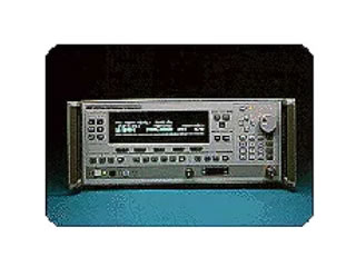 シンセサイズド掃引CW信号発生器 83640L/001.008