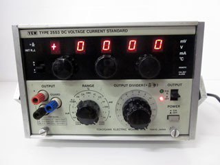 標準直流電圧電流発生器 2553
