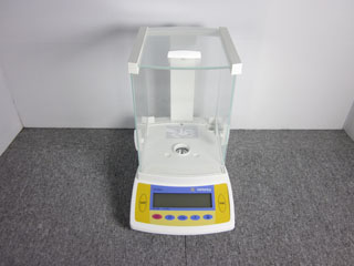 分析用天秤 CP124S
