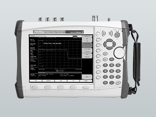 スペクトラムアナライザ MS2724C