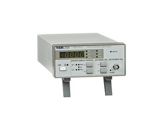 ベンチトップ型フォトダイオード増幅器 PDA200C