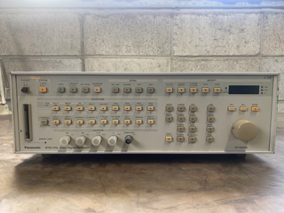 NTSC/PAL ビデオ信号発生器(A122) Q VP-8420A